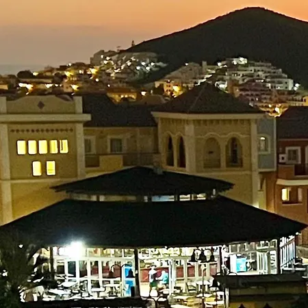 아파트 Sunny Terrace & Pool