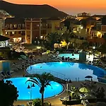 Sunny Terrace & Pool Daire