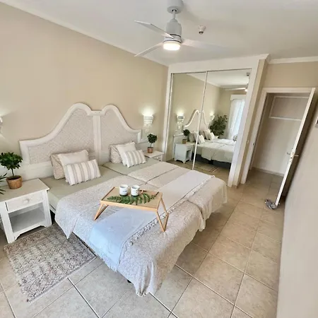 Sunny Terrace & Pool 公寓 *