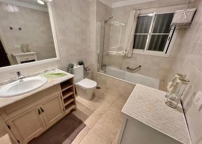 Sunny Terrace & Pool * 美洲海滩